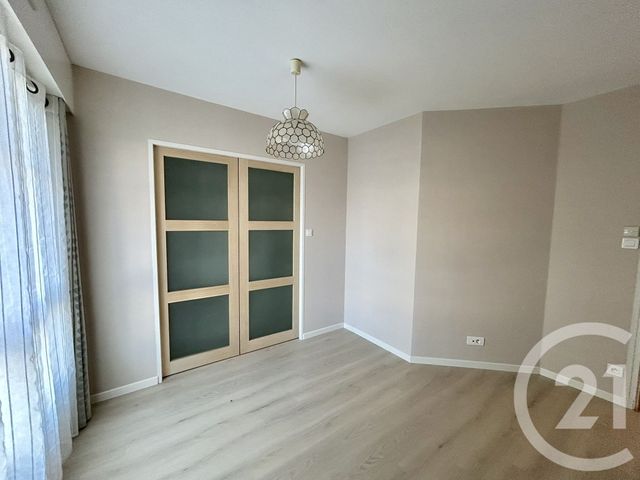 maison à vendre - 4 pièces - 95.0 m2 - LA ROCHE SUR YON - 85 - PAYS-DE-LOIRE - Century 21 Accort'Immo