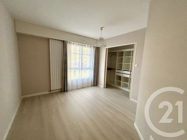 maison à vendre - 4 pièces - 95.0 m2 - LA ROCHE SUR YON - 85 - PAYS-DE-LOIRE - Century 21 Accort'Immo