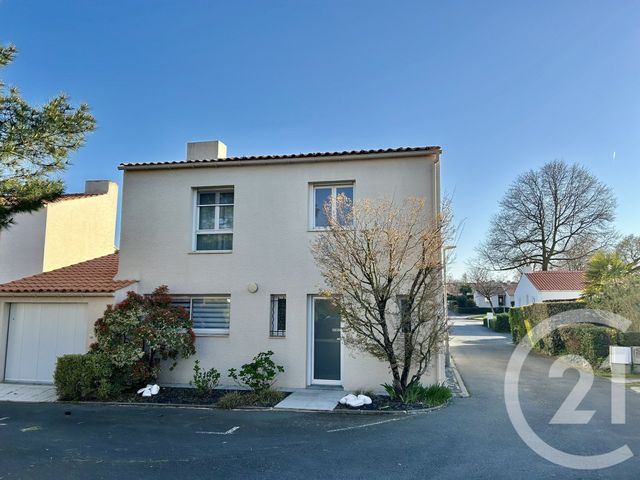 maison à vendre - 4 pièces - 95.0 m2 - LA ROCHE SUR YON - 85 - PAYS-DE-LOIRE - Century 21 Accort'Immo
