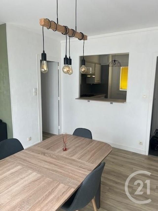 Appartement F3 à louer - 3 pièces - 66.74 m2 - LA ROCHE SUR YON - 85 - PAYS-DE-LOIRE - Century 21 Accort'Immo