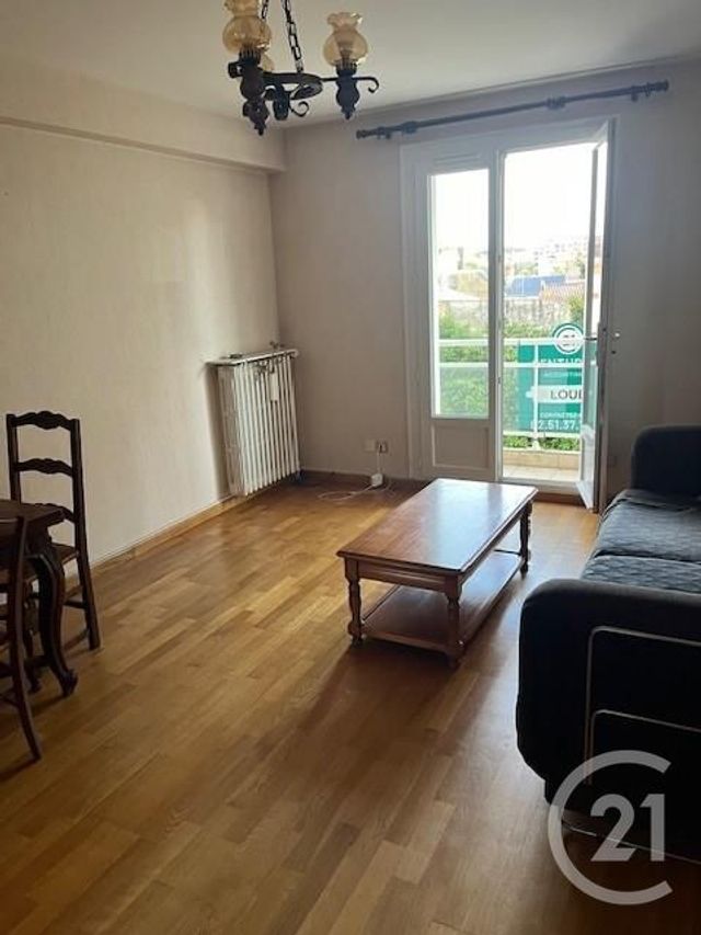 Appartement F4 à louer - 4 pièces - 74.88 m2 - LA ROCHE SUR YON - 85 - PAYS-DE-LOIRE - Century 21 Accort'Immo