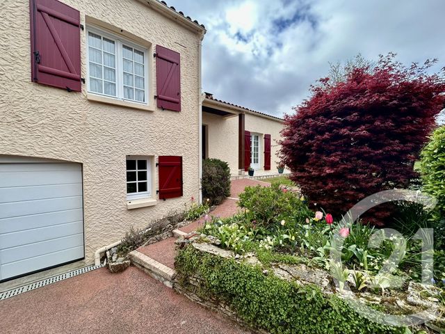 maison à vendre - 6 pièces - 116.98 m2 - LA ROCHE SUR YON - 85 - PAYS-DE-LOIRE - Century 21 Accort'Immo