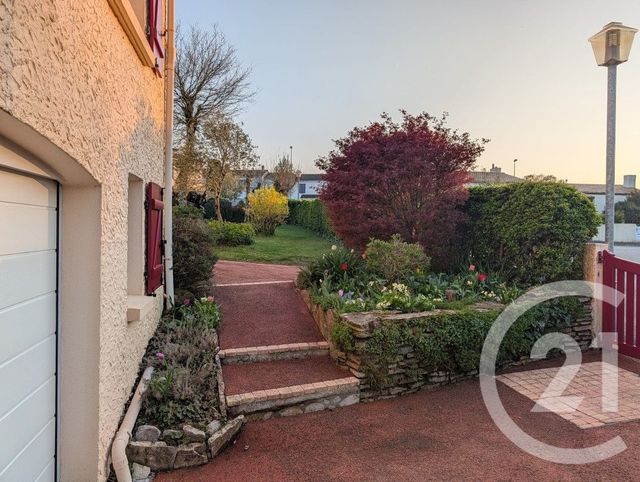 maison à vendre - 6 pièces - 116.98 m2 - LA ROCHE SUR YON - 85 - PAYS-DE-LOIRE - Century 21 Accort'Immo