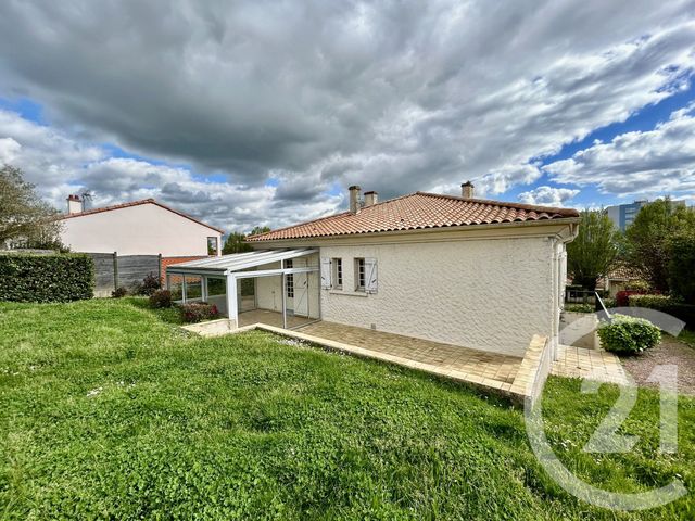 maison à vendre - 5 pièces - 113.0 m2 - LA ROCHE SUR YON - 85 - PAYS-DE-LOIRE - Century 21 Accort'Immo