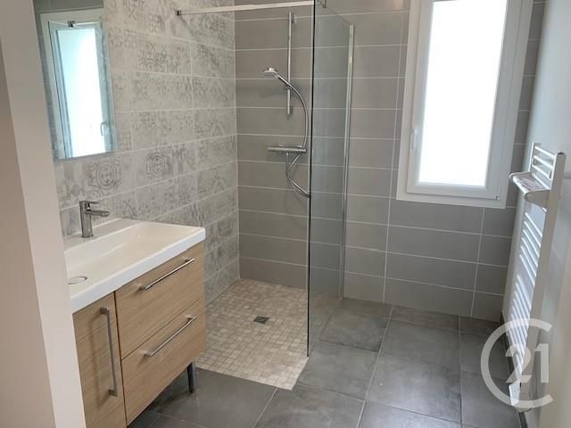 maison à louer - 5 pièces - 80.0 m2 - LA ROCHE SUR YON - 85 - PAYS-DE-LOIRE - Century 21 Accort'Immo