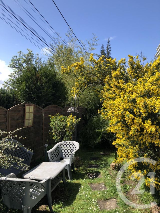 maison à louer - 5 pièces - 135.13 m2 - LA ROCHE SUR YON - 85 - PAYS-DE-LOIRE - Century 21 Accort'Immo