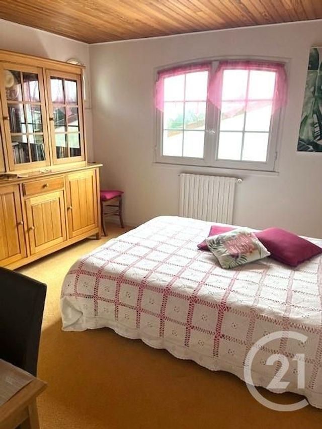 maison à louer - 5 pièces - 135.13 m2 - LA ROCHE SUR YON - 85 - PAYS-DE-LOIRE - Century 21 Accort'Immo