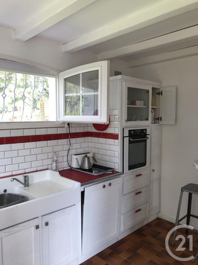 maison à louer - 5 pièces - 135.13 m2 - LA ROCHE SUR YON - 85 - PAYS-DE-LOIRE - Century 21 Accort'Immo