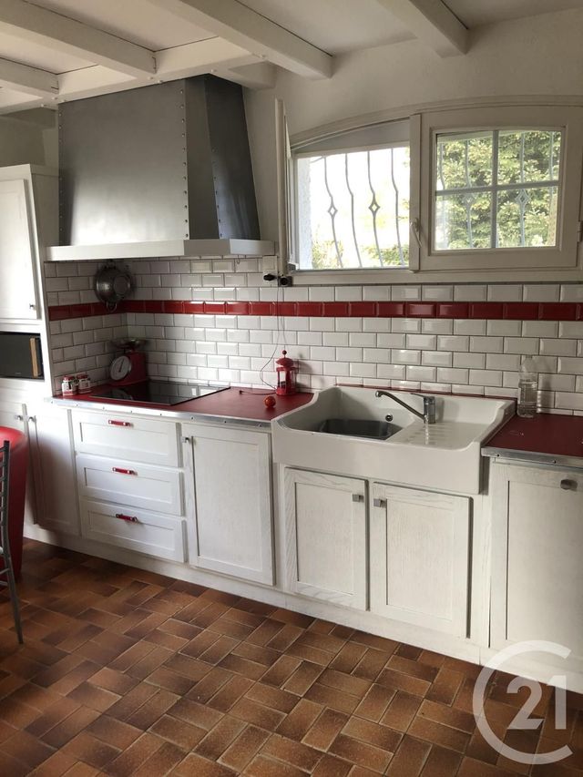 maison à louer - 5 pièces - 135.13 m2 - LA ROCHE SUR YON - 85 - PAYS-DE-LOIRE - Century 21 Accort'Immo