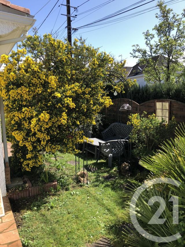 maison à louer - 5 pièces - 135.13 m2 - LA ROCHE SUR YON - 85 - PAYS-DE-LOIRE - Century 21 Accort'Immo