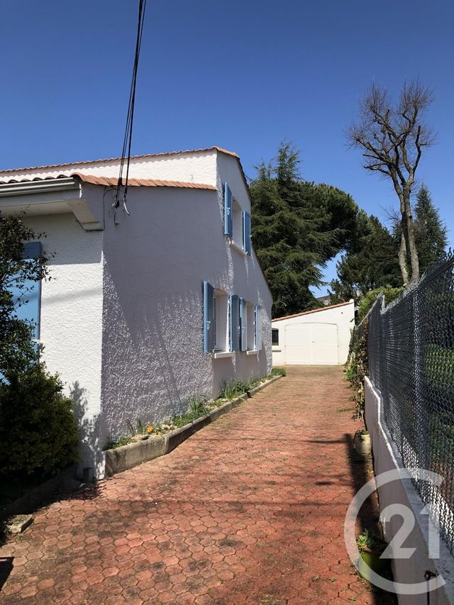 maison à louer - 5 pièces - 135.13 m2 - LA ROCHE SUR YON - 85 - PAYS-DE-LOIRE - Century 21 Accort'Immo