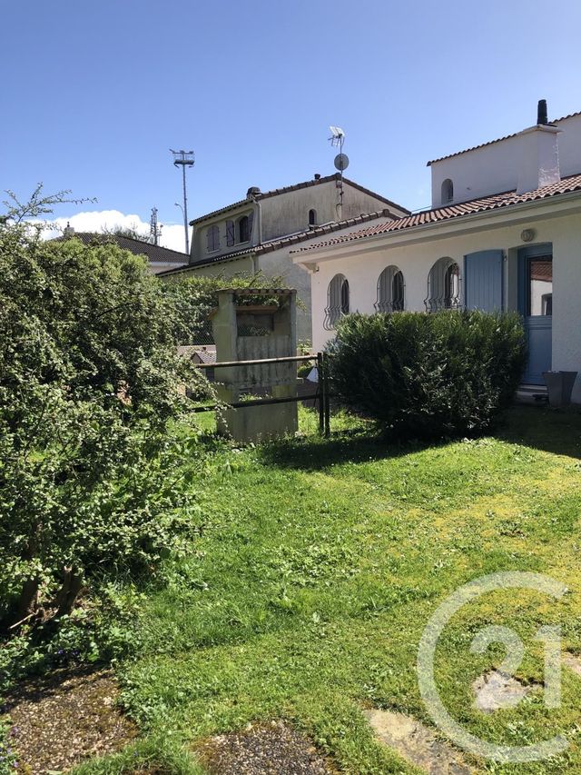 maison à louer - 5 pièces - 135.13 m2 - LA ROCHE SUR YON - 85 - PAYS-DE-LOIRE - Century 21 Accort'Immo