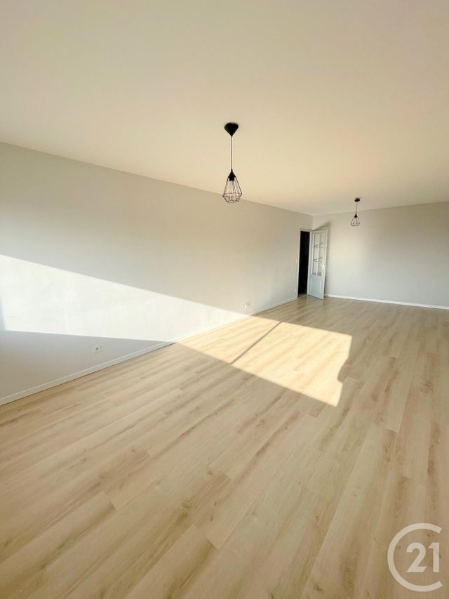 Appartement F3 à louer - 3 pièces - 65.0 m2 - LA ROCHE SUR YON - 85 - PAYS-DE-LOIRE - Century 21 Accort'Immo