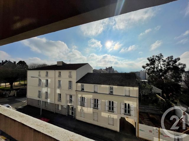Appartement F3 à louer - 3 pièces - 65.0 m2 - LA ROCHE SUR YON - 85 - PAYS-DE-LOIRE - Century 21 Accort'Immo
