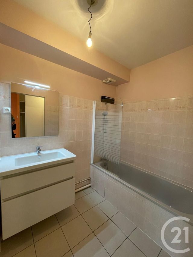 Appartement F3 à louer - 3 pièces - 65.0 m2 - LA ROCHE SUR YON - 85 - PAYS-DE-LOIRE - Century 21 Accort'Immo