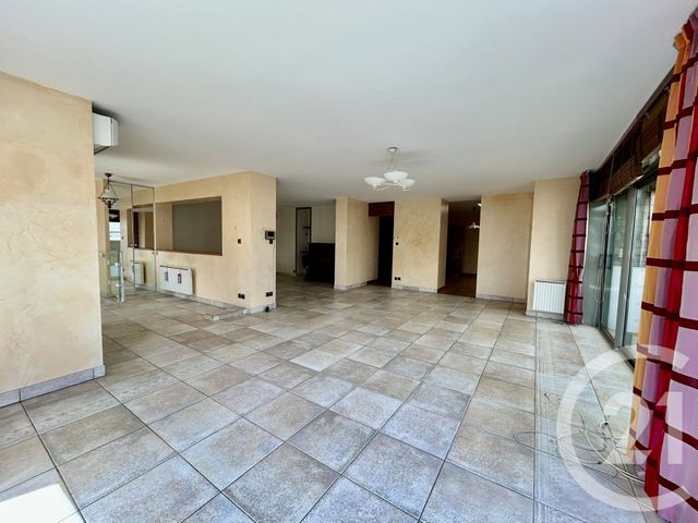 Appartement F6 à vendre - 6 pièces - 193.0 m2 - LA ROCHE SUR YON - 85 - PAYS-DE-LOIRE - Century 21 Accort'Immo