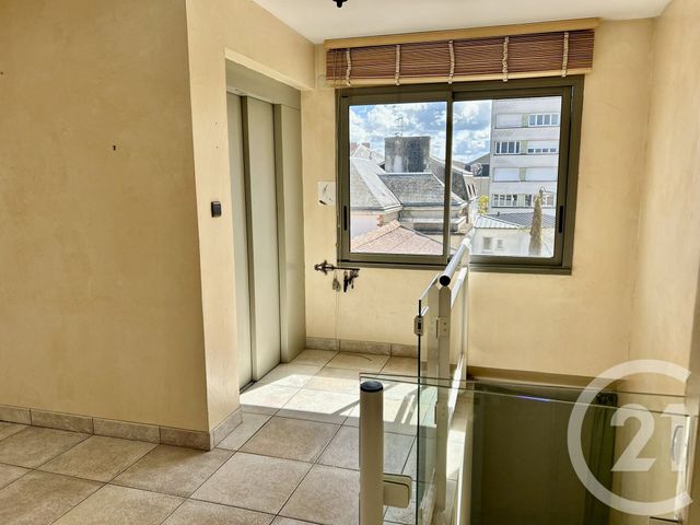 Appartement F6 à vendre - 6 pièces - 193.0 m2 - LA ROCHE SUR YON - 85 - PAYS-DE-LOIRE - Century 21 Accort'Immo