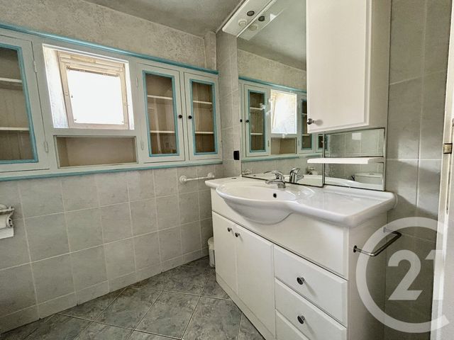 Appartement F6 à vendre - 6 pièces - 193.0 m2 - LA ROCHE SUR YON - 85 - PAYS-DE-LOIRE - Century 21 Accort'Immo