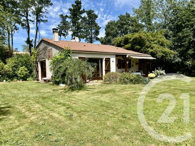 maison à vendre - 5 pièces - 124.0 m2 - LA ROCHE SUR YON - 85 - PAYS-DE-LOIRE - Century 21 Accort'Immo