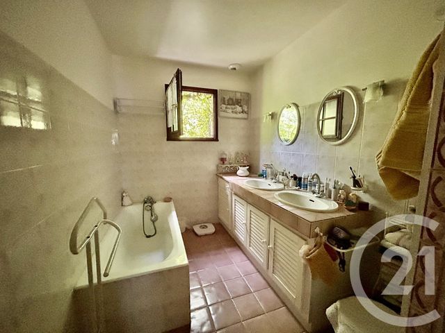 maison à vendre - 5 pièces - 124.0 m2 - LA ROCHE SUR YON - 85 - PAYS-DE-LOIRE - Century 21 Accort'Immo