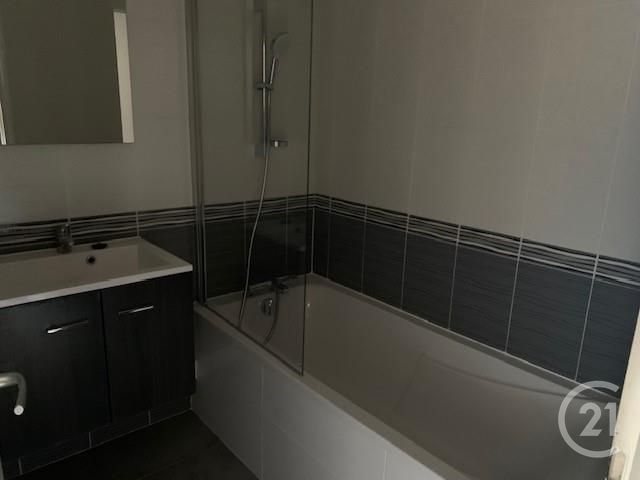 Appartement à louer - 3 pièces - 67.0 m2 - LA ROCHE SUR YON - 85 - PAYS-DE-LOIRE - Century 21 Accort'Immo