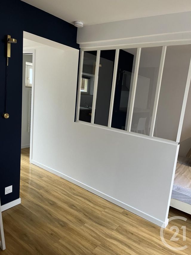Appartement F1 à louer - 1 pièce - 27.0 m2 - LA ROCHE SUR YON - 85 - PAYS-DE-LOIRE - Century 21 Accort'Immo