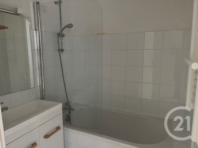 Appartement à louer - 2 pièces - 28.0 m2 - LA ROCHE SUR YON - 85 - PAYS-DE-LOIRE - Century 21 Accort'Immo