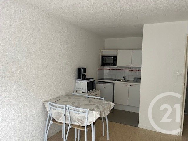 Appartement à louer - 2 pièces - 28.0 m2 - LA ROCHE SUR YON - 85 - PAYS-DE-LOIRE - Century 21 Accort'Immo