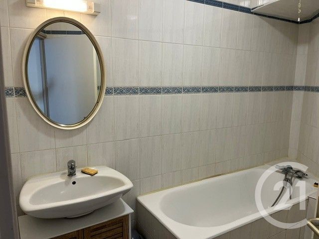 Appartement F1 à louer - 2 pièces - 47.0 m2 - LA ROCHE SUR YON - 85 - PAYS-DE-LOIRE - Century 21 Accort'Immo
