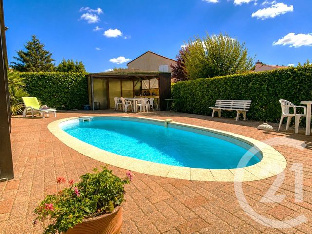 maison à vendre - 6 pièces - 158.21 m2 - LA ROCHE SUR YON - 85 - PAYS-DE-LOIRE - Century 21 Accort'Immo