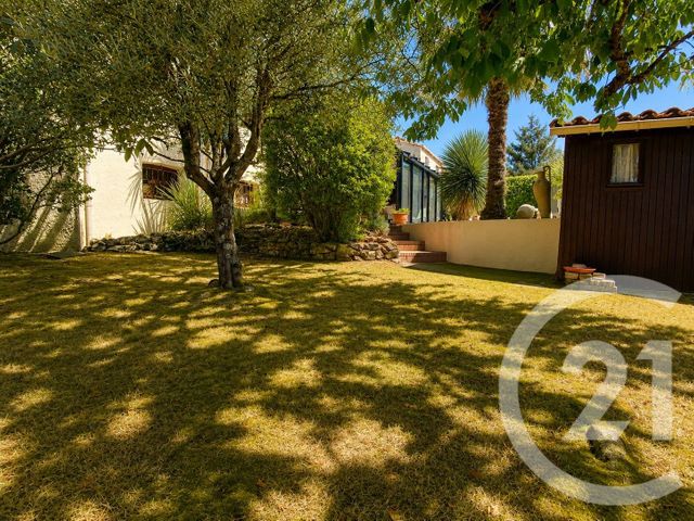 maison à vendre - 6 pièces - 158.21 m2 - LA ROCHE SUR YON - 85 - PAYS-DE-LOIRE - Century 21 Accort'Immo