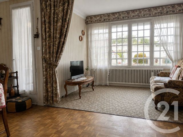 maison à vendre - 6 pièces - 119.0 m2 - LA ROCHE SUR YON - 85 - PAYS-DE-LOIRE - Century 21 Accort'Immo