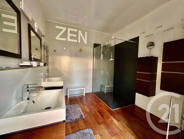 maison à vendre - 5 pièces - 129.0 m2 - LA ROCHE SUR YON - 85 - PAYS-DE-LOIRE - Century 21 Accort'Immo
