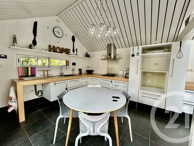 maison à vendre - 5 pièces - 129.0 m2 - LA ROCHE SUR YON - 85 - PAYS-DE-LOIRE - Century 21 Accort'Immo