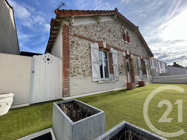 maison à vendre - 5 pièces - 129.0 m2 - LA ROCHE SUR YON - 85 - PAYS-DE-LOIRE - Century 21 Accort'Immo