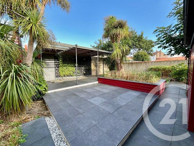 maison à vendre - 5 pièces - 129.0 m2 - LA ROCHE SUR YON - 85 - PAYS-DE-LOIRE - Century 21 Accort'Immo