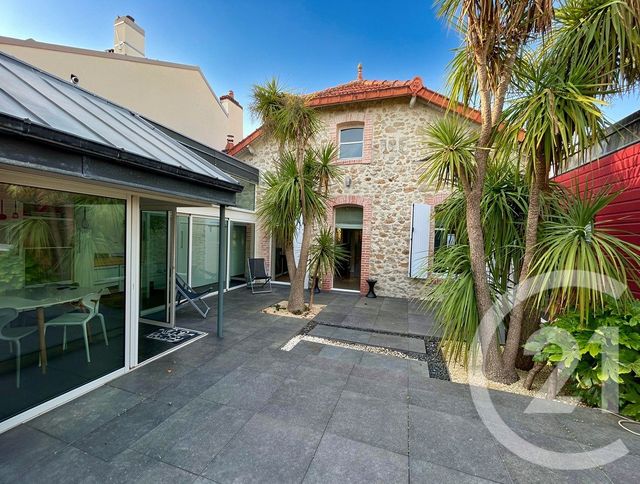 maison à vendre - 5 pièces - 129.0 m2 - LA ROCHE SUR YON - 85 - PAYS-DE-LOIRE - Century 21 Accort'Immo