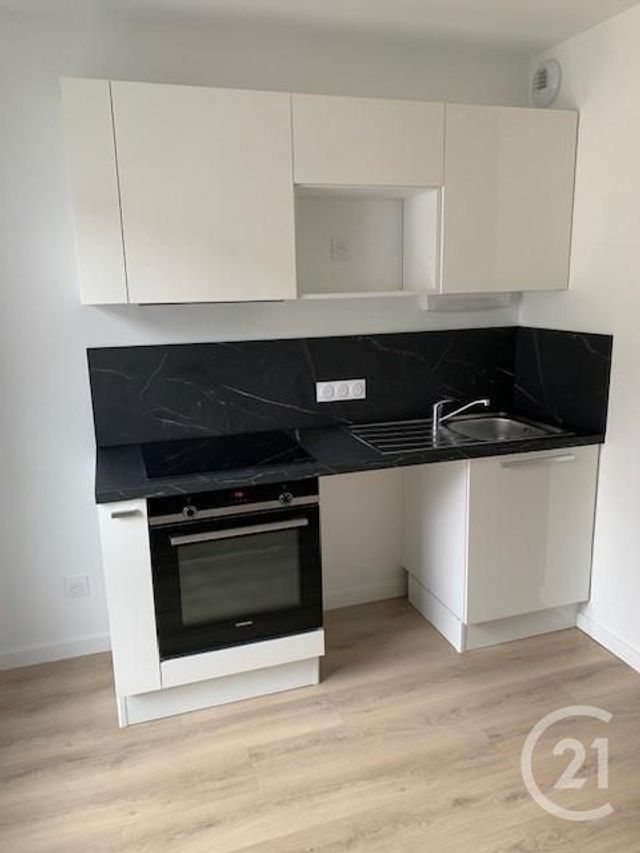 Appartement à louer - 3 pièces - 64.1 m2 - LA ROCHE SUR YON - 85 - PAYS-DE-LOIRE - Century 21 Accort'Immo