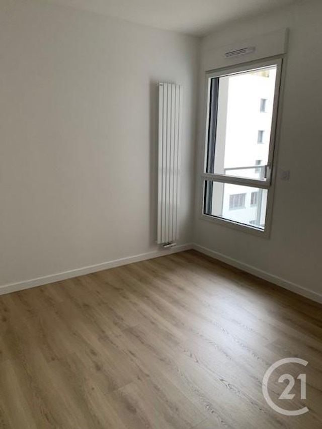 Appartement à louer - 3 pièces - 64.1 m2 - LA ROCHE SUR YON - 85 - PAYS-DE-LOIRE - Century 21 Accort'Immo