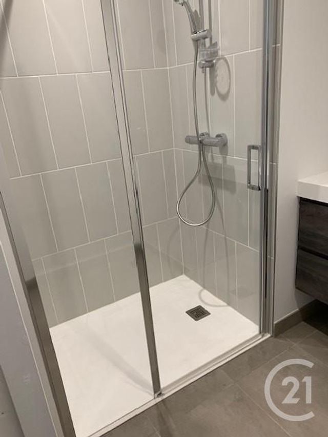 Appartement à louer - 3 pièces - 64.1 m2 - LA ROCHE SUR YON - 85 - PAYS-DE-LOIRE - Century 21 Accort'Immo