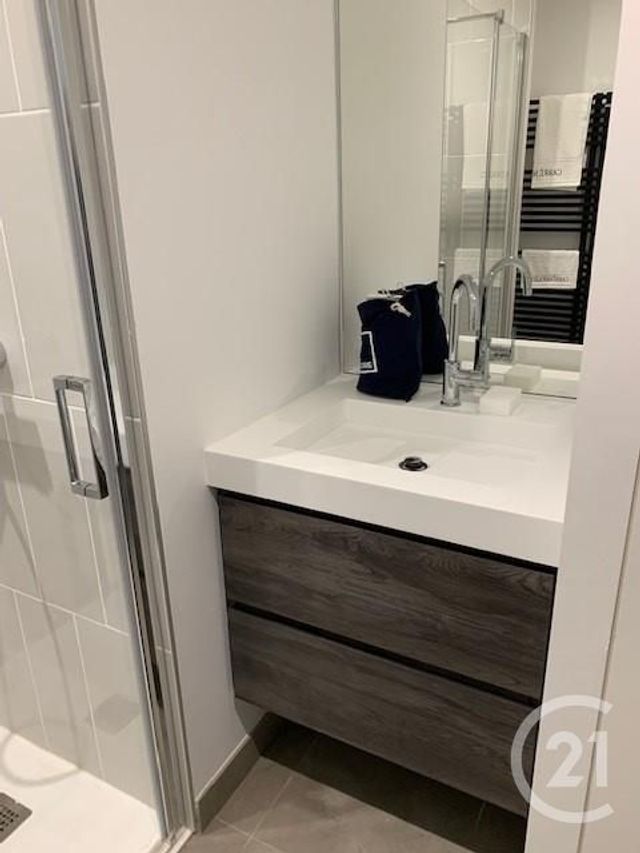 Appartement à louer - 3 pièces - 64.1 m2 - LA ROCHE SUR YON - 85 - PAYS-DE-LOIRE - Century 21 Accort'Immo
