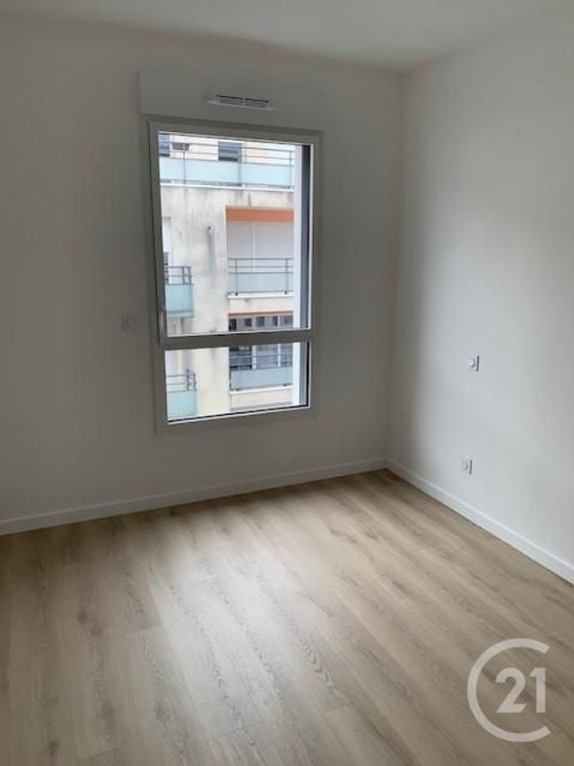 Appartement à louer - 3 pièces - 64.1 m2 - LA ROCHE SUR YON - 85 - PAYS-DE-LOIRE - Century 21 Accort'Immo