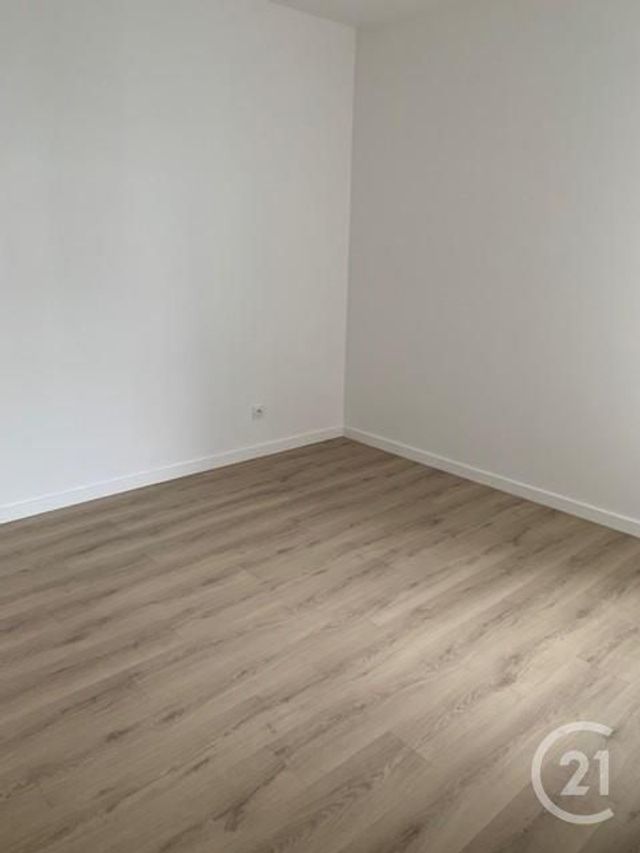 Appartement à louer - 3 pièces - 64.1 m2 - LA ROCHE SUR YON - 85 - PAYS-DE-LOIRE - Century 21 Accort'Immo