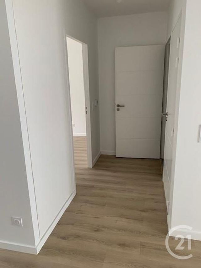 Appartement à louer - 3 pièces - 64.1 m2 - LA ROCHE SUR YON - 85 - PAYS-DE-LOIRE - Century 21 Accort'Immo