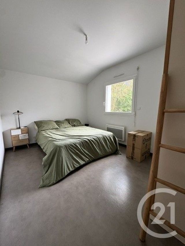 maison à louer - 4 pièces - 90.0 m2 - LA ROCHE SUR YON - 85 - PAYS-DE-LOIRE - Century 21 Accort'Immo