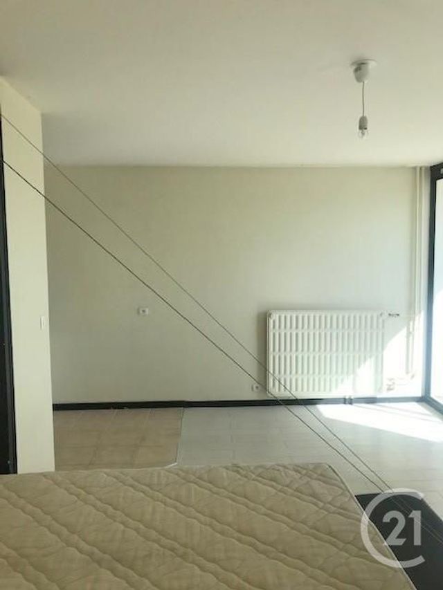 Appartement F1 à louer - 1 pièce - 32.3 m2 - LA ROCHE SUR YON - 85 - PAYS-DE-LOIRE - Century 21 Accort'Immo