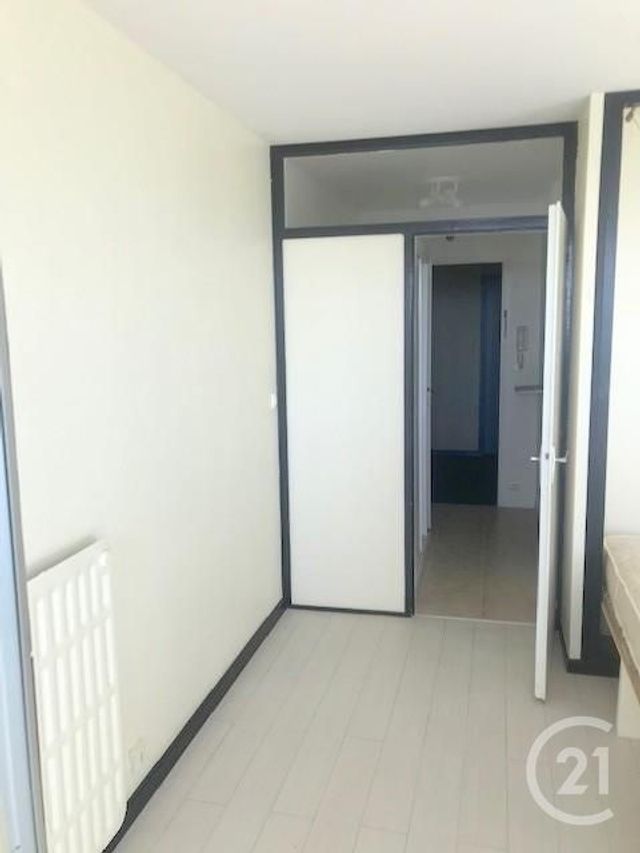 Appartement F1 à louer - 1 pièce - 32.3 m2 - LA ROCHE SUR YON - 85 - PAYS-DE-LOIRE - Century 21 Accort'Immo