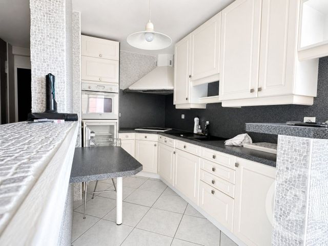Appartement F3 bis à vendre - 4 pièces - 98.2 m2 - LA ROCHE SUR YON - 85 - PAYS-DE-LOIRE - Century 21 Accort'Immo