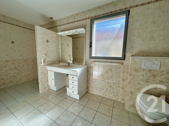 maison à vendre - 5 pièces - 115.0 m2 - LA ROCHE SUR YON - 85 - PAYS-DE-LOIRE - Century 21 Accort'Immo