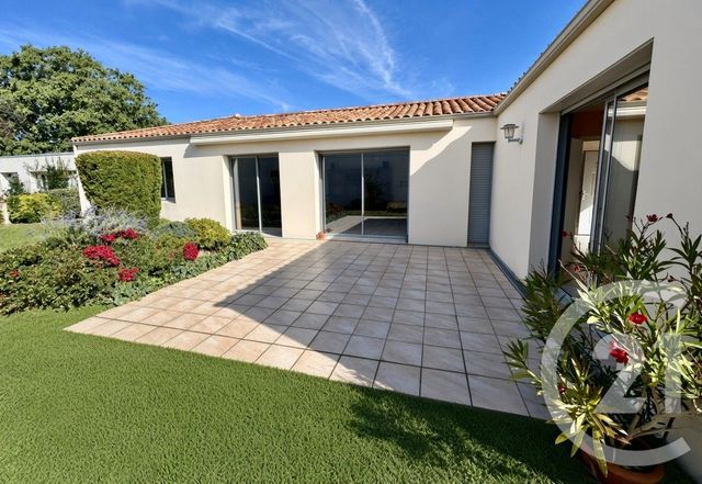 maison à vendre - 5 pièces - 115.0 m2 - LA ROCHE SUR YON - 85 - PAYS-DE-LOIRE - Century 21 Accort'Immo